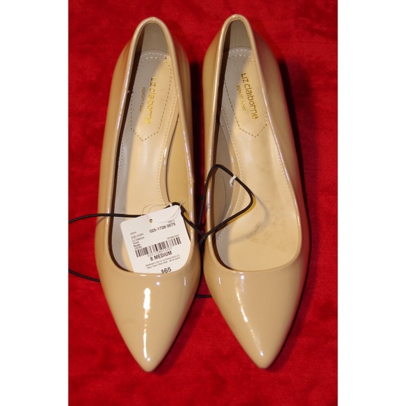 Liz Claiborne Shoes - NWT Patent Beige Pointed Toe Pumps Gold Trim‎ Corporate Workwear Liz Claiborne 8